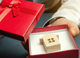How Custom Real Estate Closing Gifts Can Make a Lasting Impression on Clients Gifts