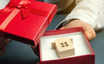 How Custom Real Estate Closing Gifts Can Make a Lasting Impression on Clients Gifts
