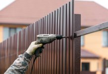 Is Vinyl Fencing a Good Choice for Hamilton Homes? fence installation services in Hamilton